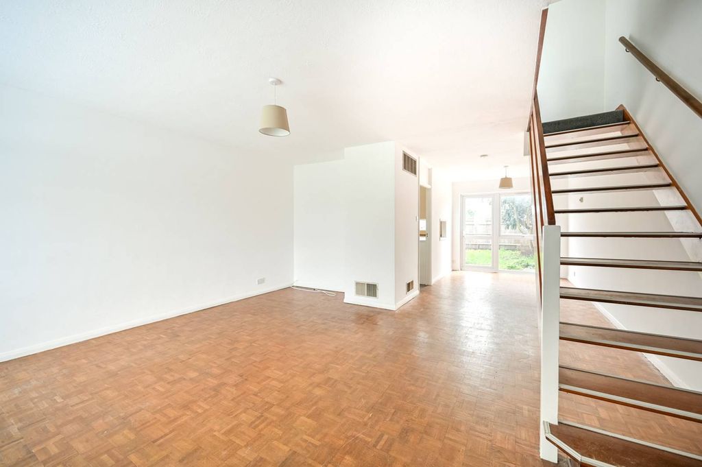 Property photo 3 of 12