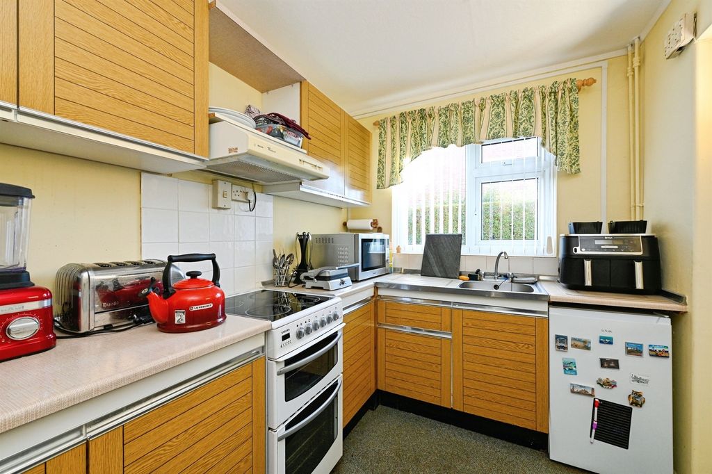 Property photo 2 of 14