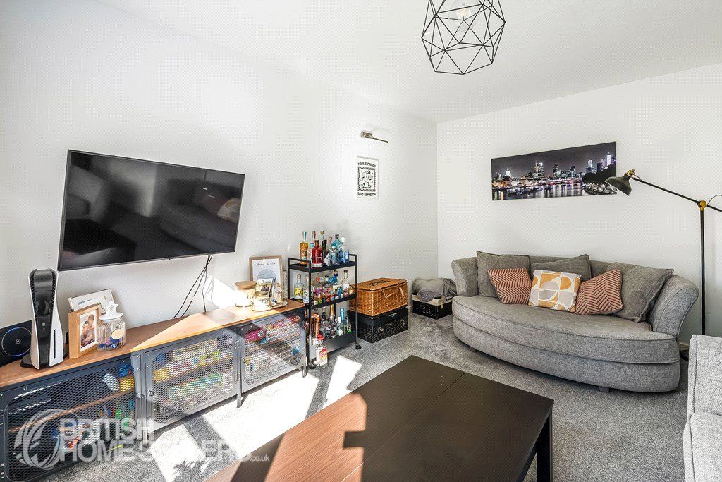 Property photo 2 of 23 Picture No. 20