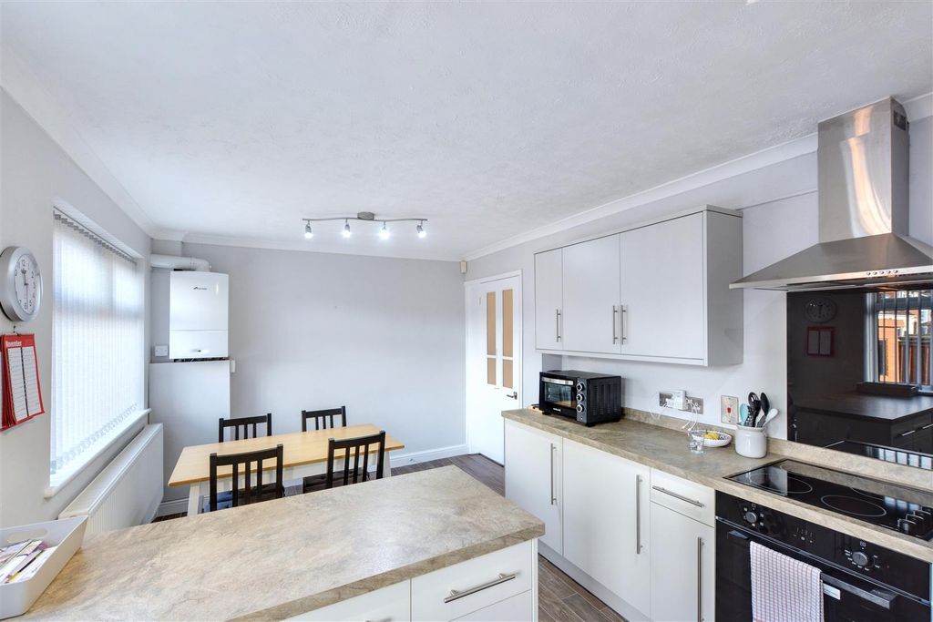 Property photo 3 of 14 Kitchen_3.Jpeg