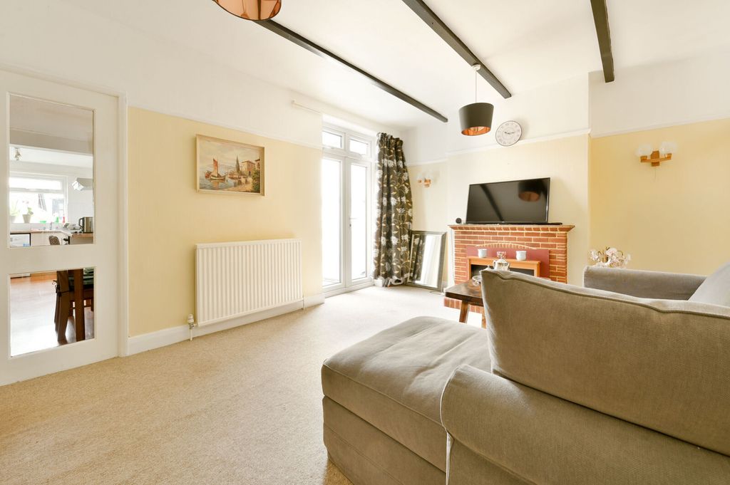 Property photo 2 of 15