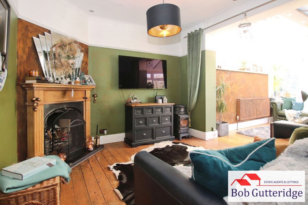 Property photo 2 of 39 Open Plan Lounge / Conservatory