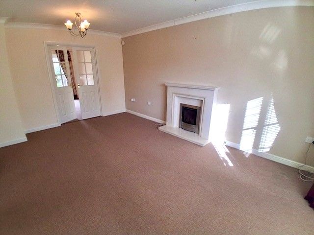 Property photo 3 of 13 Living Room