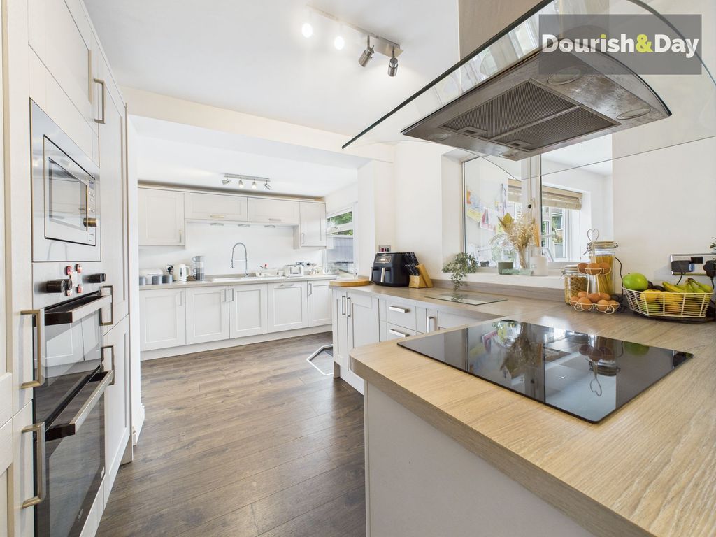 Property photo 3 of 14 Kitchen Diner