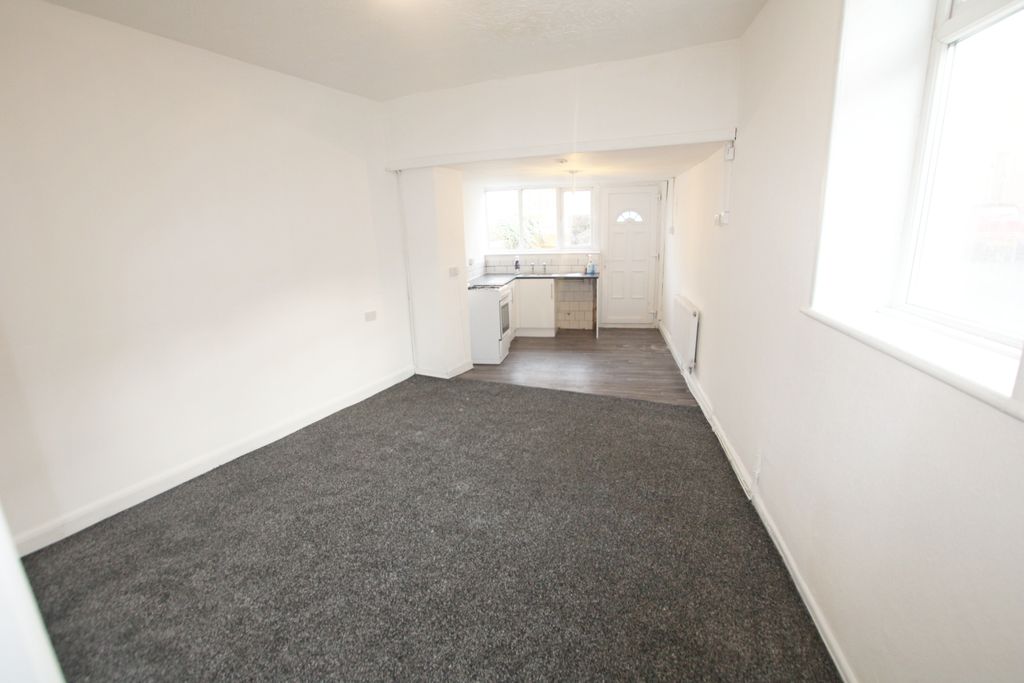 Property photo 3 of 9 3