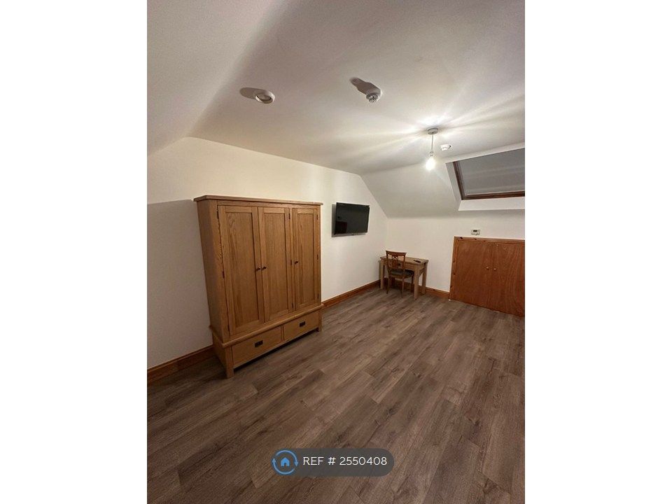 Property photo 2 of 25