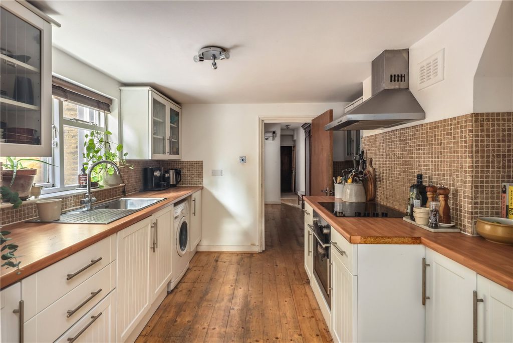 Property photo 2 of 18 Kitchen