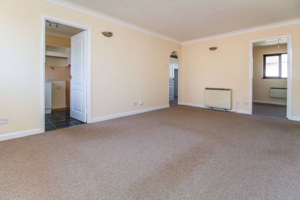 Property photo 2 of 7