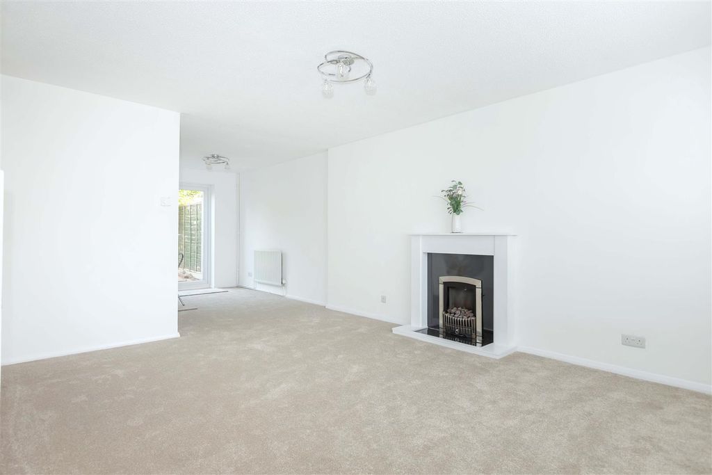 Property photo 2 of 12 Chelsey Close_13.Jpg