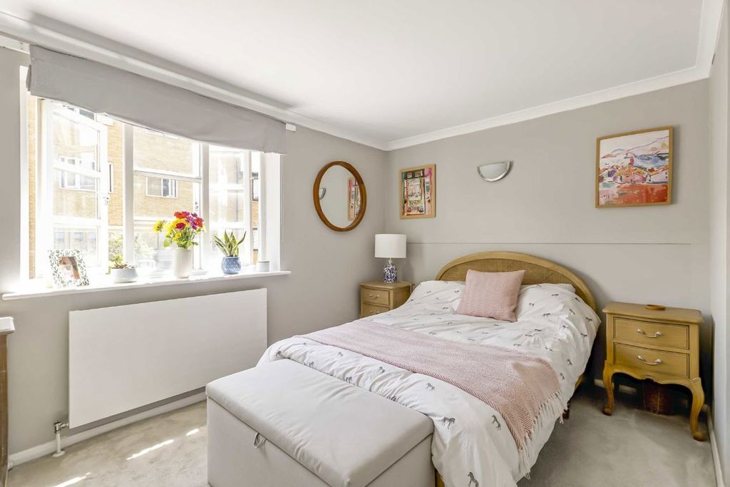 Property photo 2 of 8