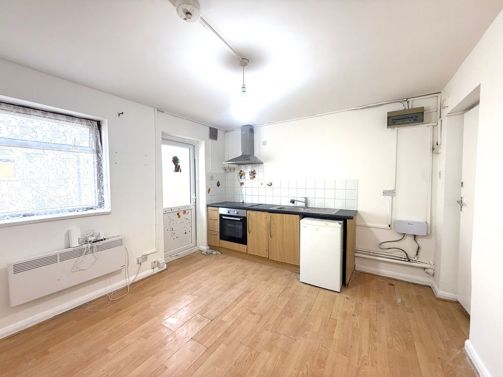 Property photo 1 of 3