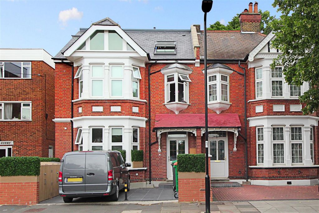 Property photo 1 of 8