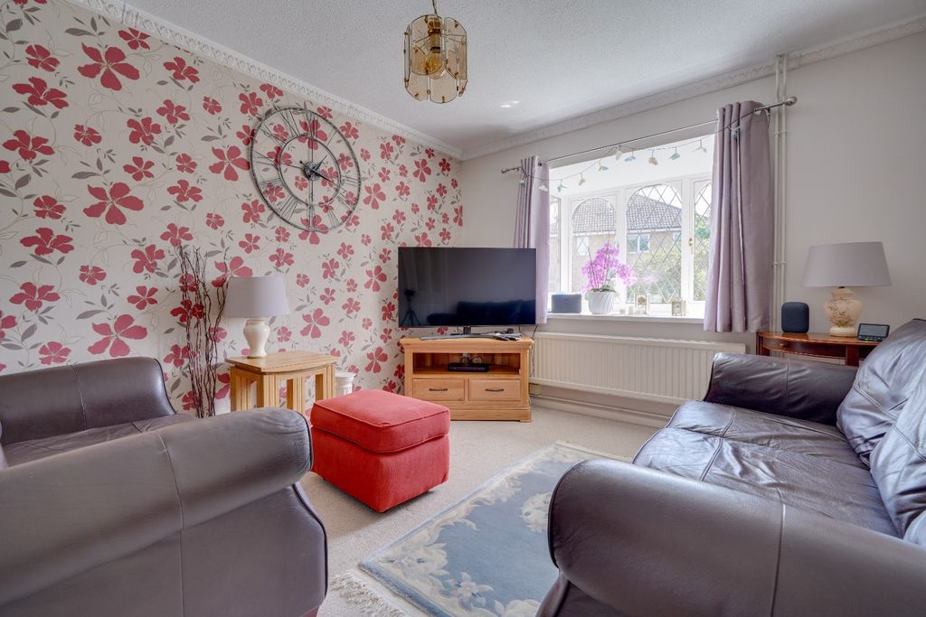 Property photo 3 of 15 3951064