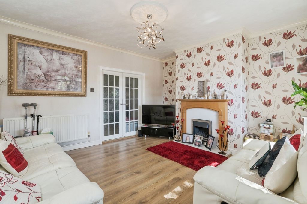 Property photo 2 of 20 Pbox-Img.Jpg