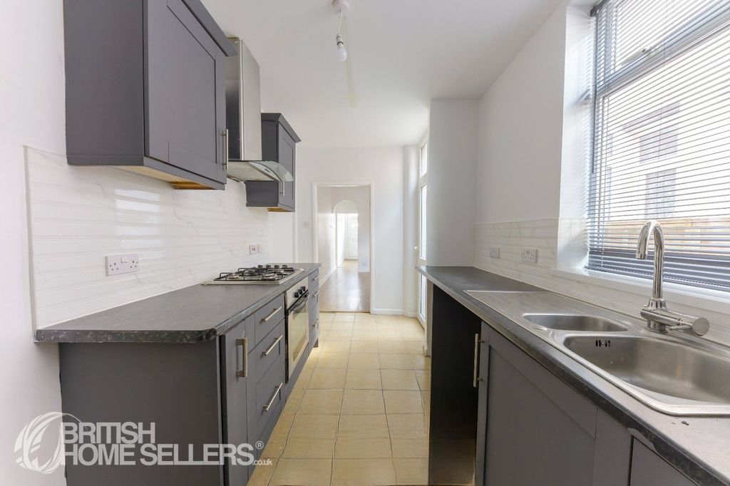 Property photo 3 of 16 Picture No. 06