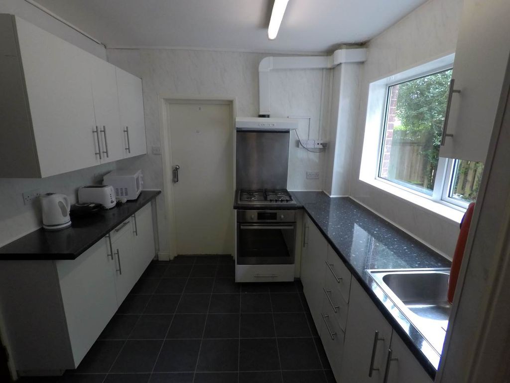 Property photo 2 of 13 Kitchen