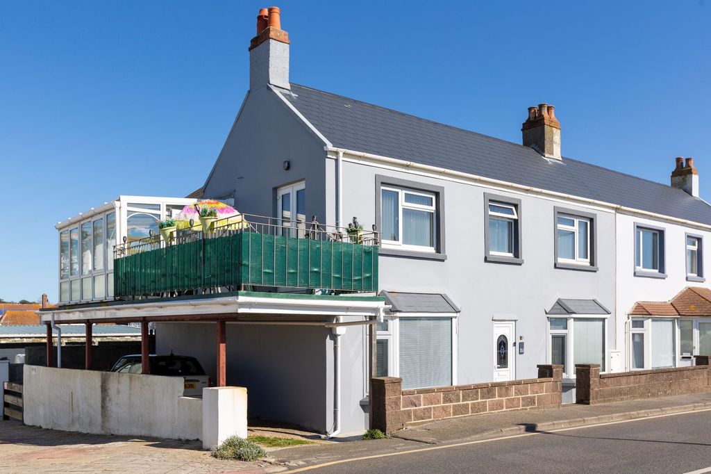 Property photo 1 of 40