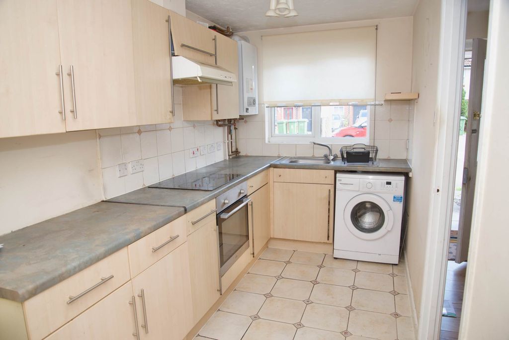 Property photo 3 of 11