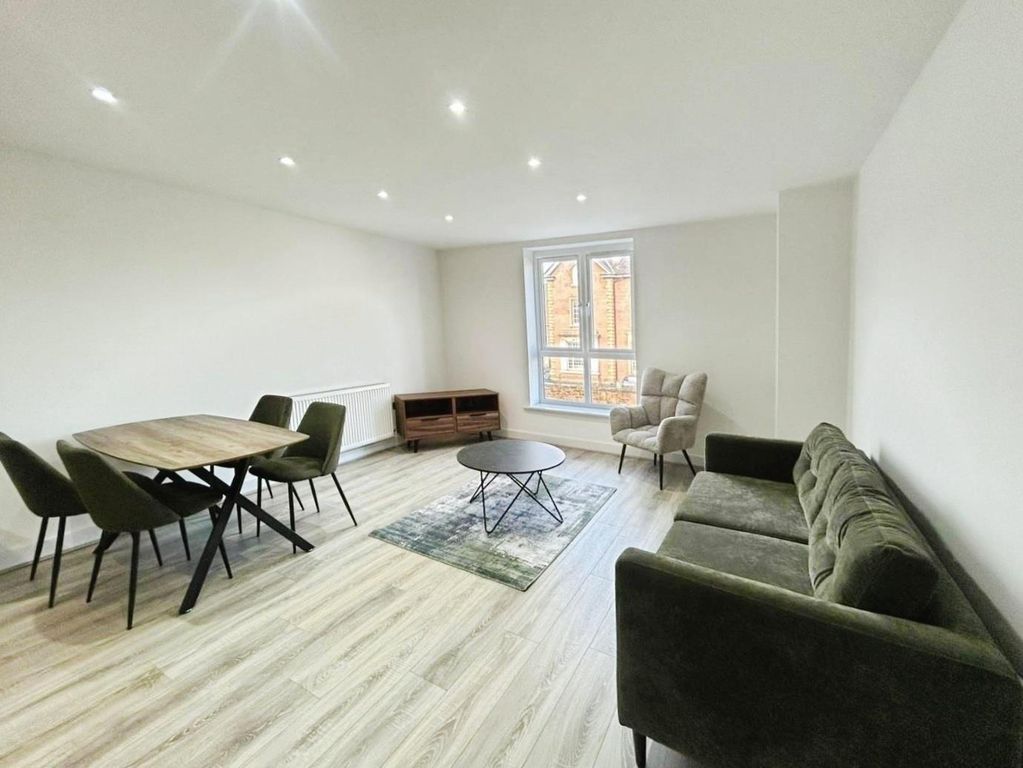 Property photo 2 of 16 9842c3d2-Whatsapp 20Image 202025-11-06 20At 2013.4