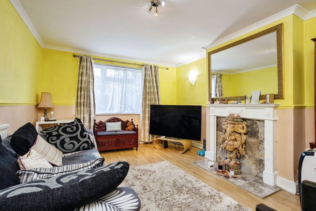 Property photo 2 of 17