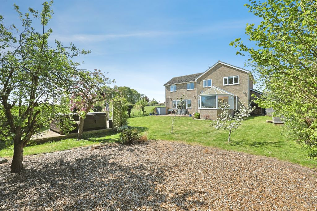 Property photo 3 of 27