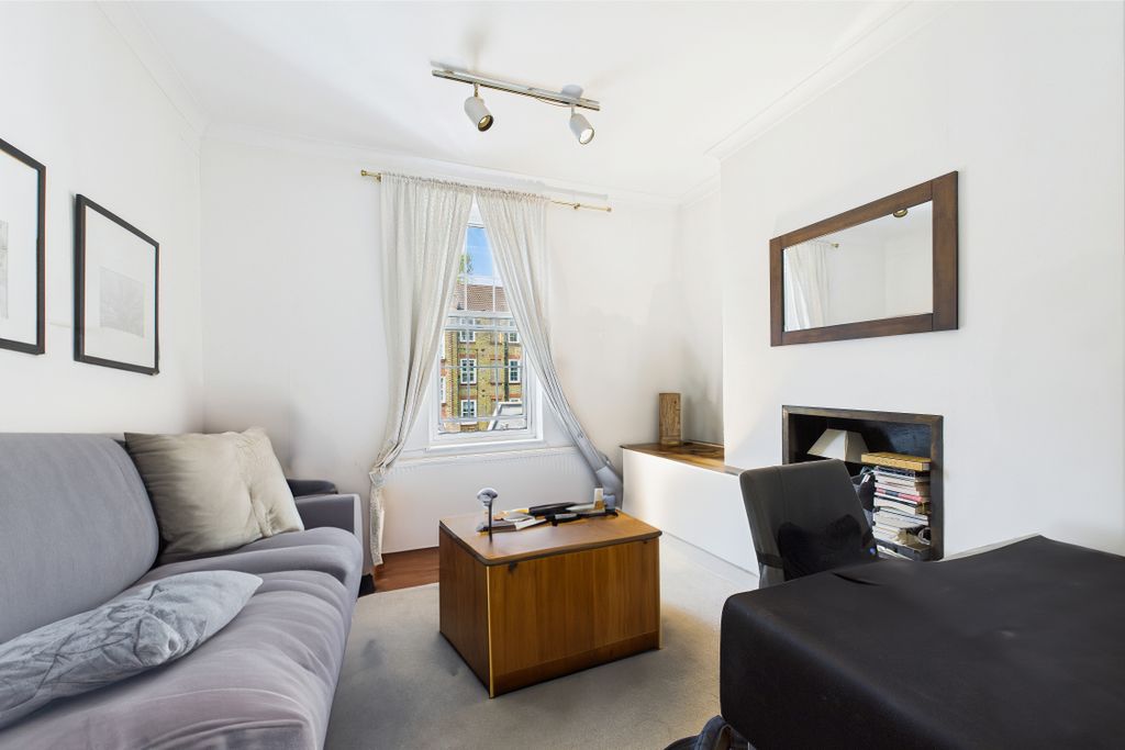 Property photo 1 of 5