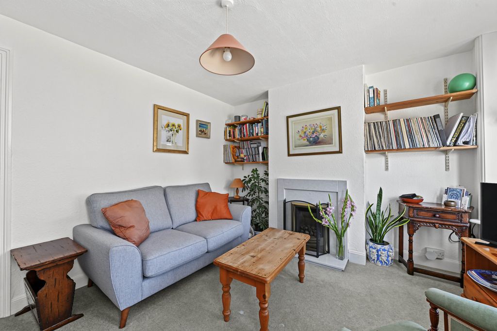 Property photo 3 of 18