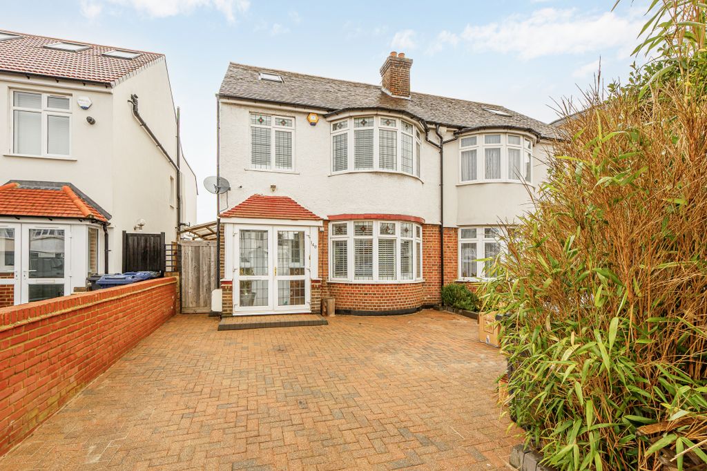 Property photo 3 of 14 External