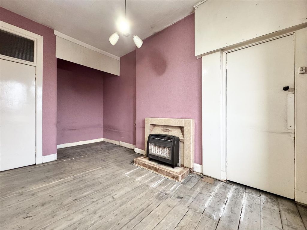 Property photo 3 of 12 Bedroom