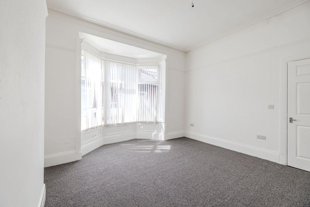 Property photo 3 of 11 3-Image-42c42758