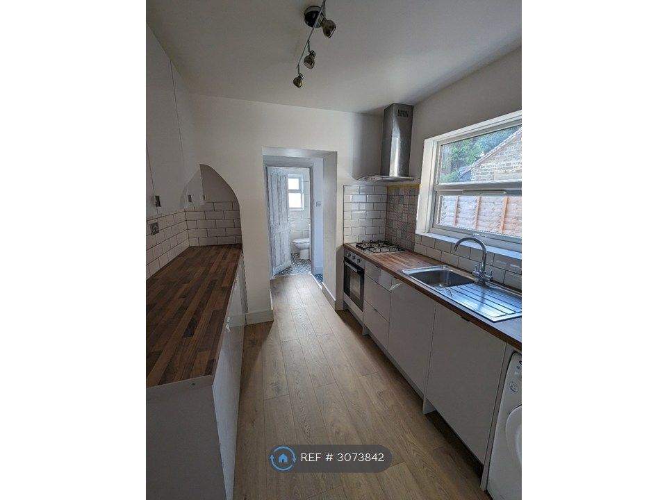 Property photo 1 of 14 Kitchen