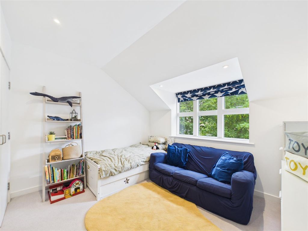Additional image 10 of 2 bed flat for saleHansler Grove, East Molesey KT8