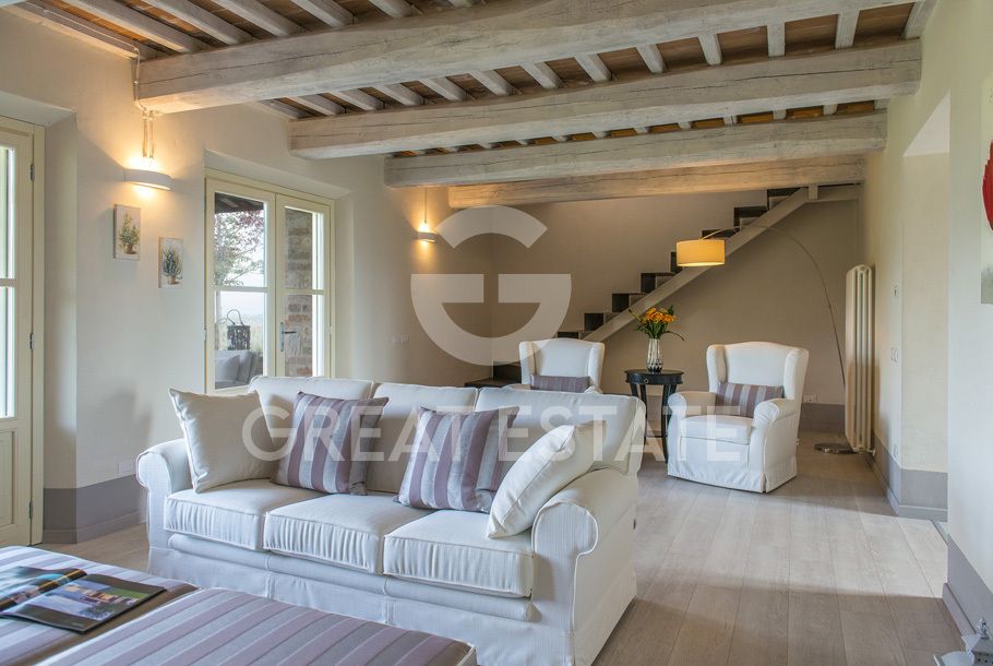 Property photo 2 of 18 Interiors