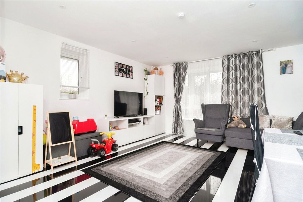 Property photo 3 of 8 Picture No. 08