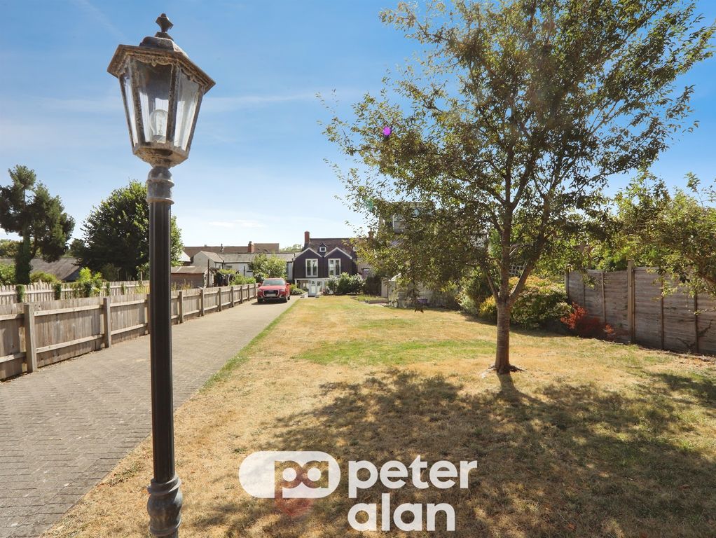 Property photo 2 of 39