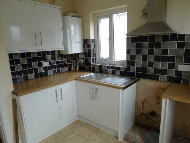 Property photo 3 of 7 Kitchen