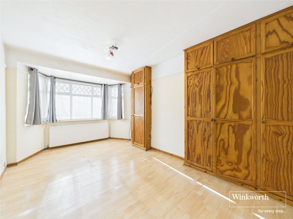 Property photo 3 of 10 Bedroom