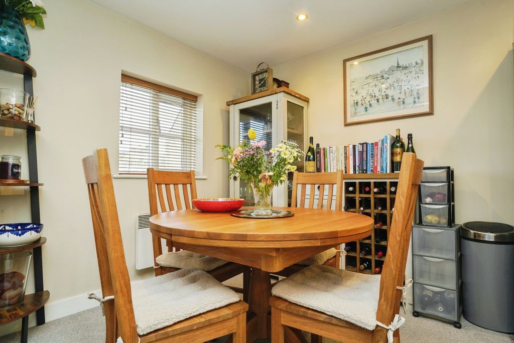 Property photo 3 of 15 Pbox-Img.Jpg