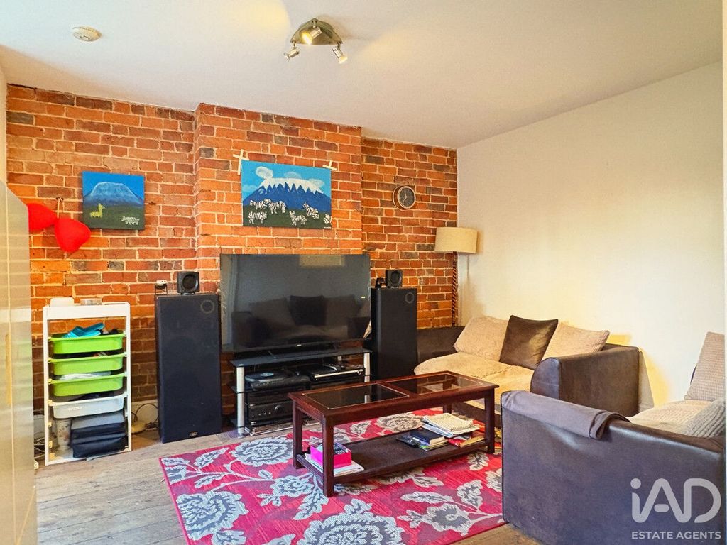 Property photo 2 of 12