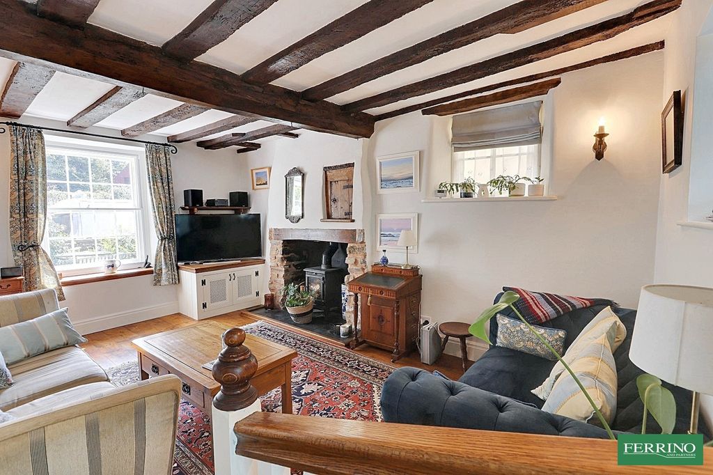 Property photo 3 of 30 Sitting Room