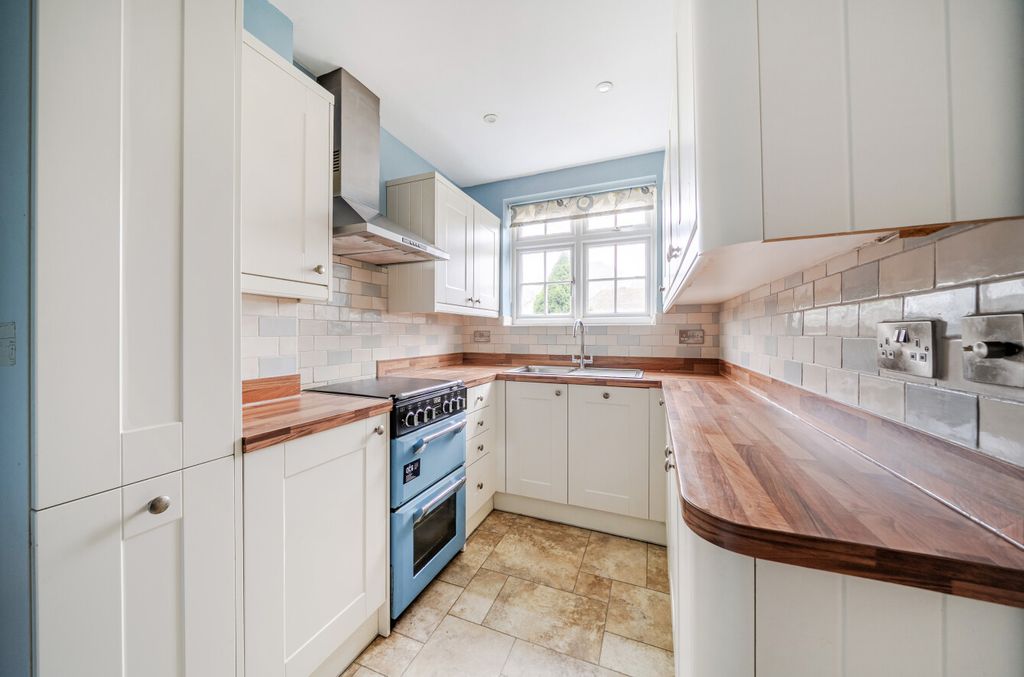 Property photo 3 of 18 1424585-14-69Aeaa...