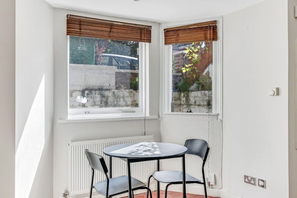 Property photo 3 of 8