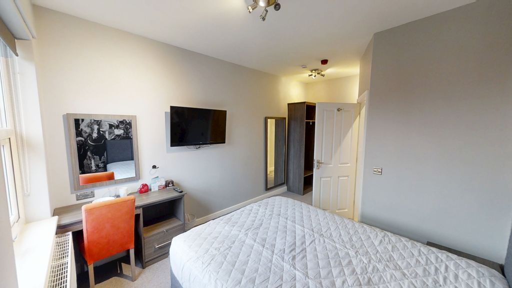 Property photo 1 of 6 R-15