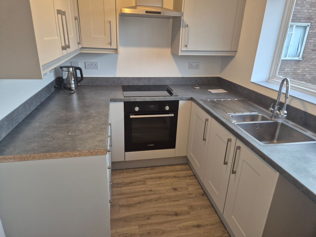 Property photo 3 of 6 Kitchen
