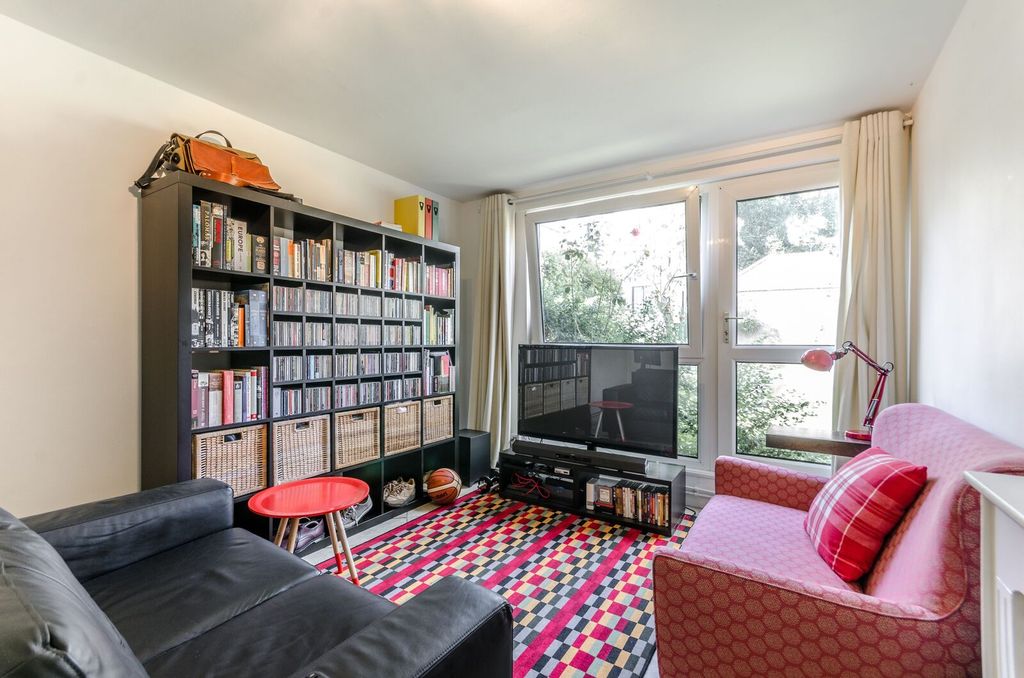 Property photo 2 of 11