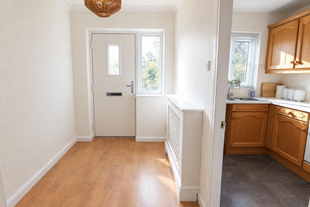 Property photo 3 of 15 Entrance Hallway