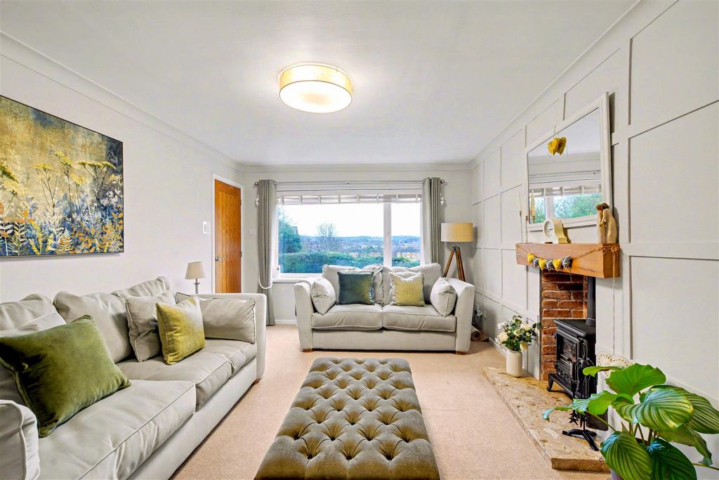 Property photo 3 of 24 Lounge (4).Jpg