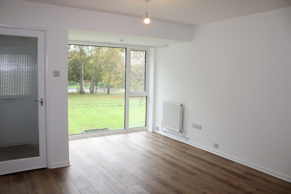 Property photo 2 of 12 Lounge