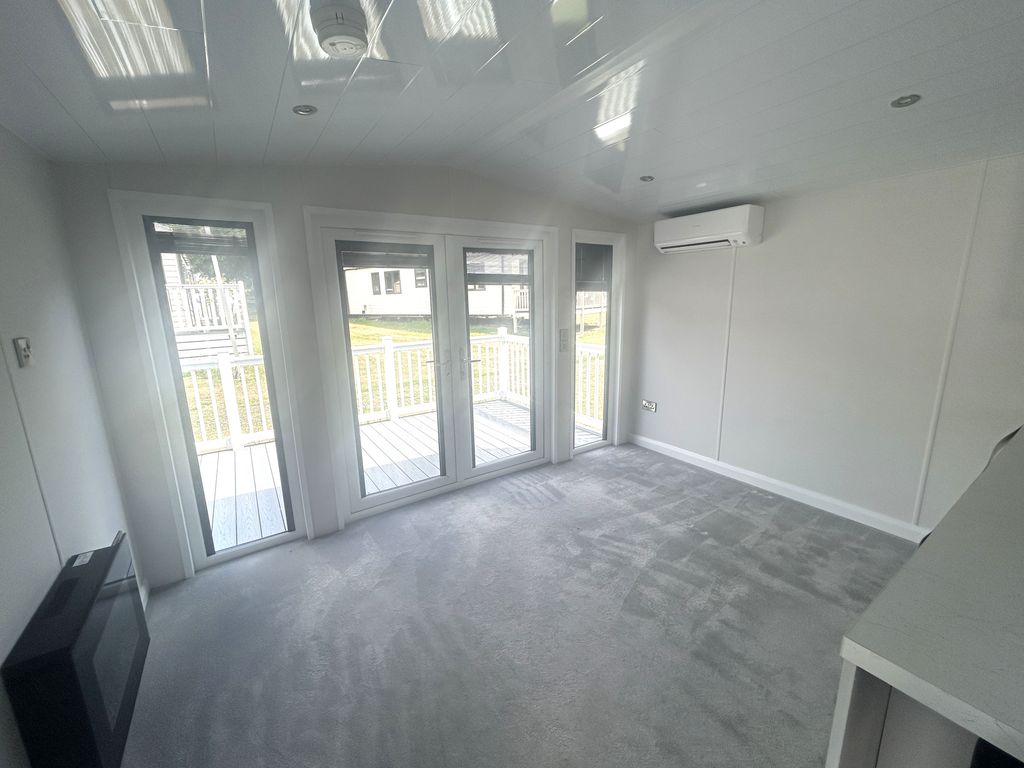 Property photo 3 of 12 Img_3081