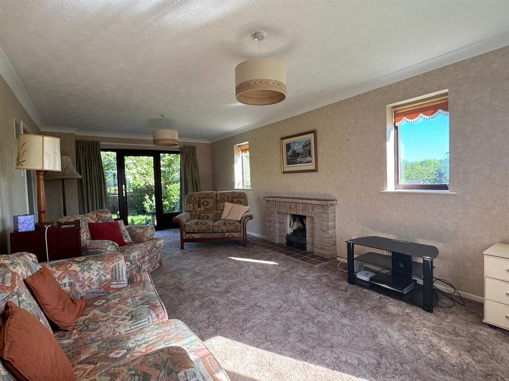 Property photo 3 of 16